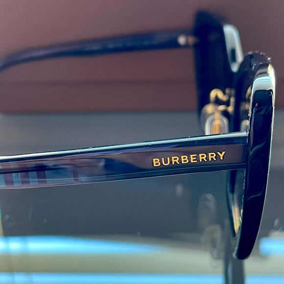 New Burberry Cat Eye Sunglasses main image 10